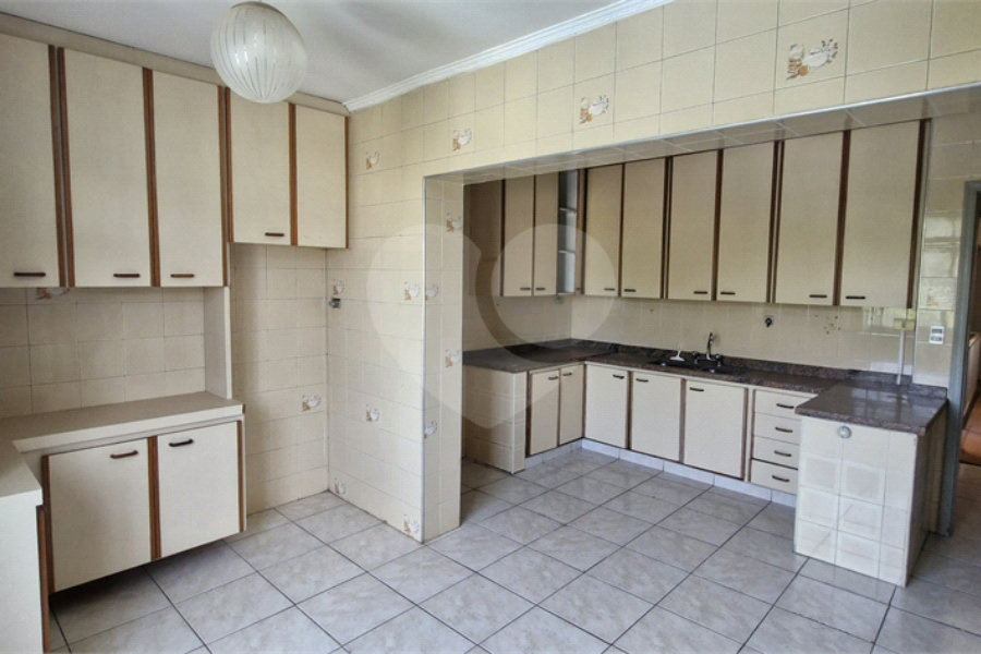 Casa à venda com 6 quartos, sendo 1 suíte, no Brasilândia, São Paulo, SP