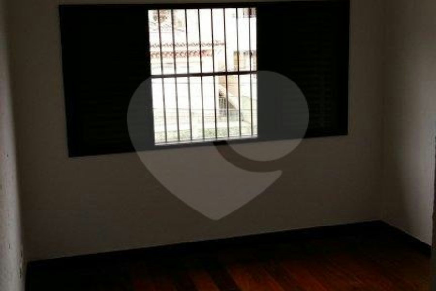 Sobrado à venda com 4 quartos, sendo 1 suíte, em Vila Nova Cachoeirinha, São Paulo, SP