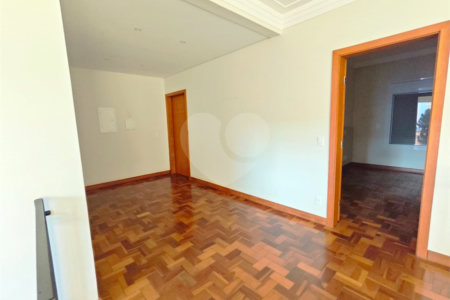 Exclusividade e Sofisticação no Swiss Park: O Sobrado Perfeito em São Carlos, com, 3 suites,2 salas, área Gourmet, persianas blackout automatizadas.