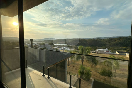 Casa Térrea à venda ou para alugar com 3 suítes em Jardim Leonor, Itatiba, SP