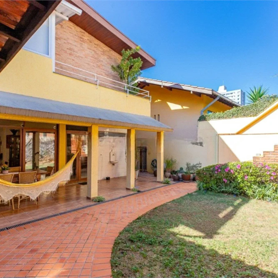 Sobrado à venda com 4 quartos, sendo 2 suítes, em Vila Madalena, São Paulo, SP