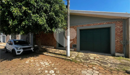 Casa à venda com 3 quartos, sendo 1 suíte,  no Centro, Itapetininga, SP