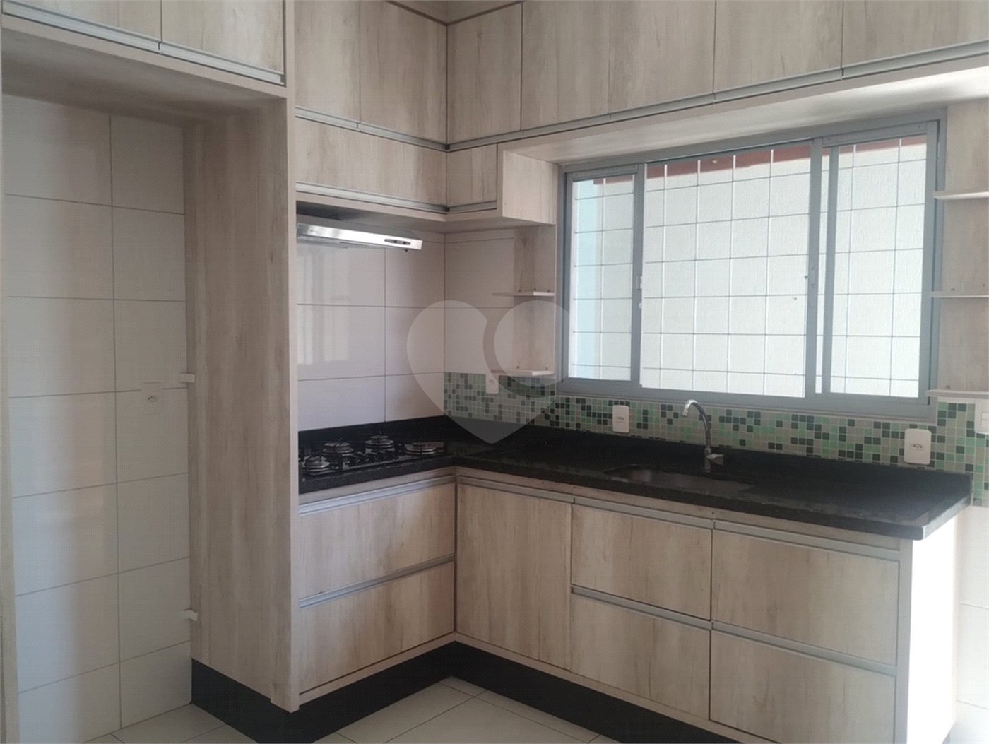 Casa à venda com 3 quartos, sendo 1 suíte, em Parque Industrial, São José dos Campos, SP