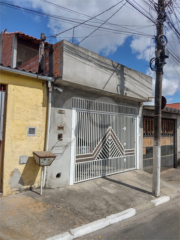 Sobrado à venda com 3 quartos em Parque Residencial Casa Branca, Suzano, SP