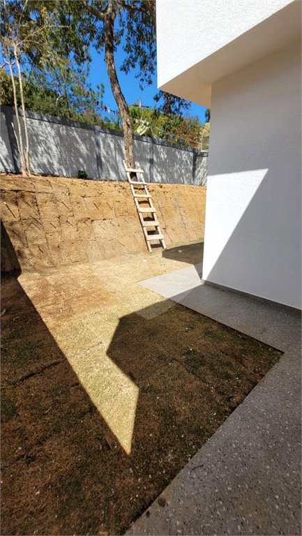 Casa à venda com 3 quartos, sendo 1 suíte, em Pedra Vermelha (terra Preta), Mairiporã, SP