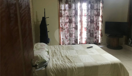 Sobrado à venda com 3 suítes em Barreiro, Mairiporã, SP