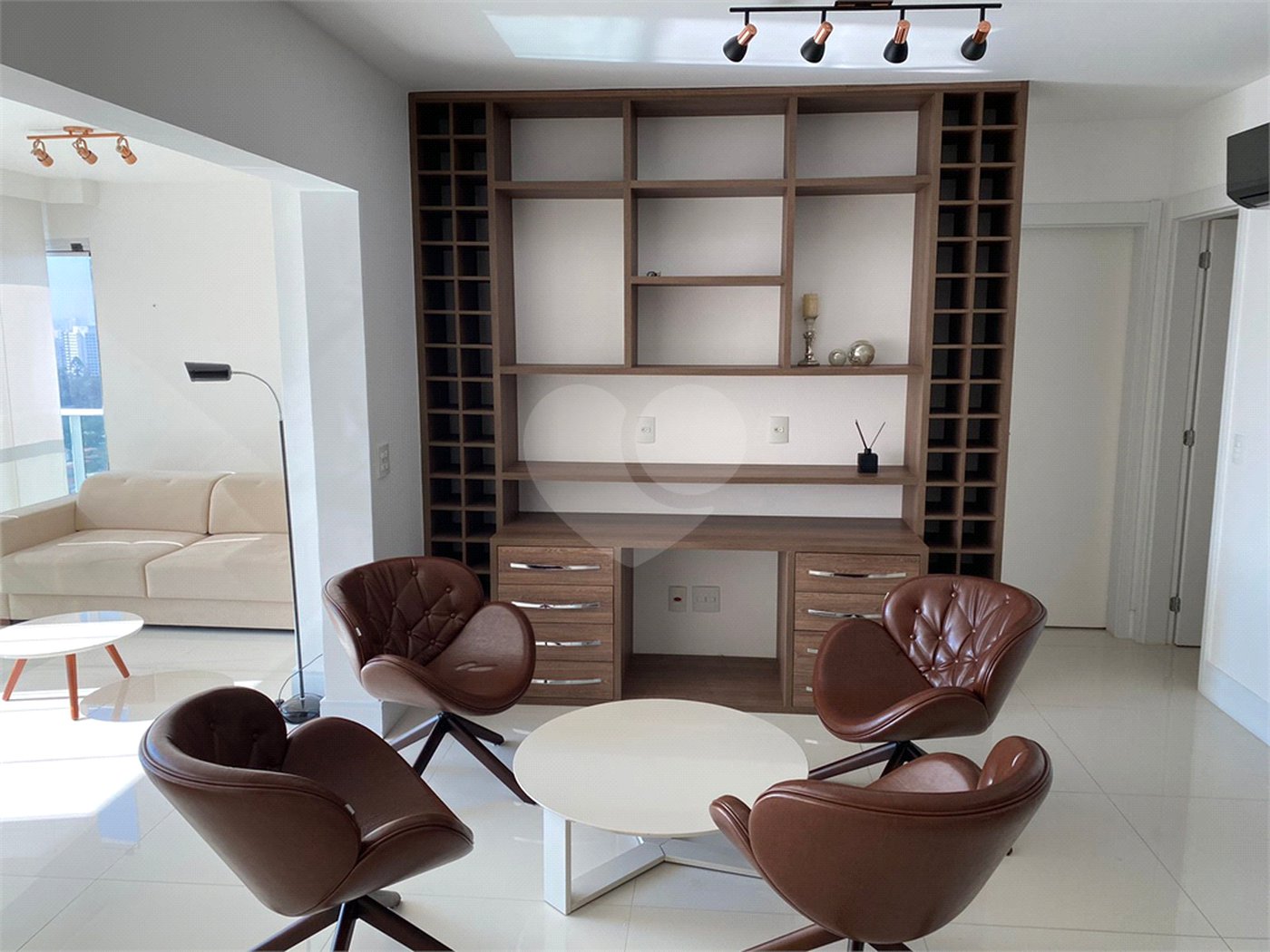 Apartamento à venda com 3 suítes em Aclimação, São Paulo, SP