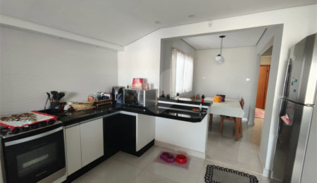 Casa Térrea à venda com 4 quartos, sendo 1 suíte,  em Vila Esperança, Atibaia, SP