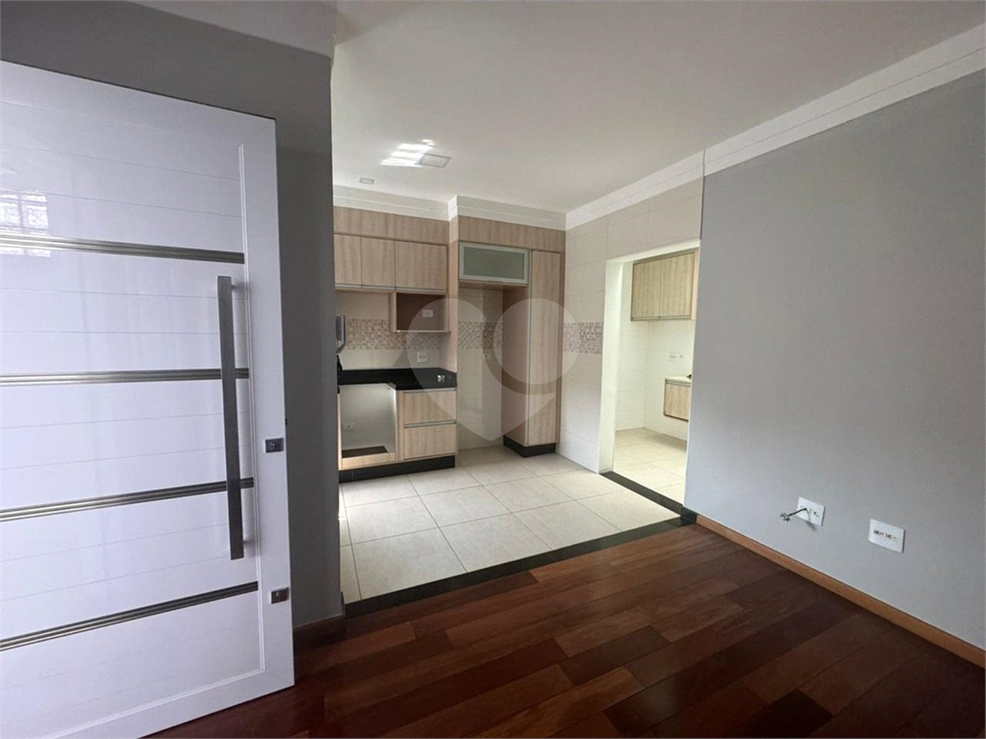 Sobrado à venda com 5 quartos, sendo 3 suítes, em Vila Nivi, São Paulo, SP