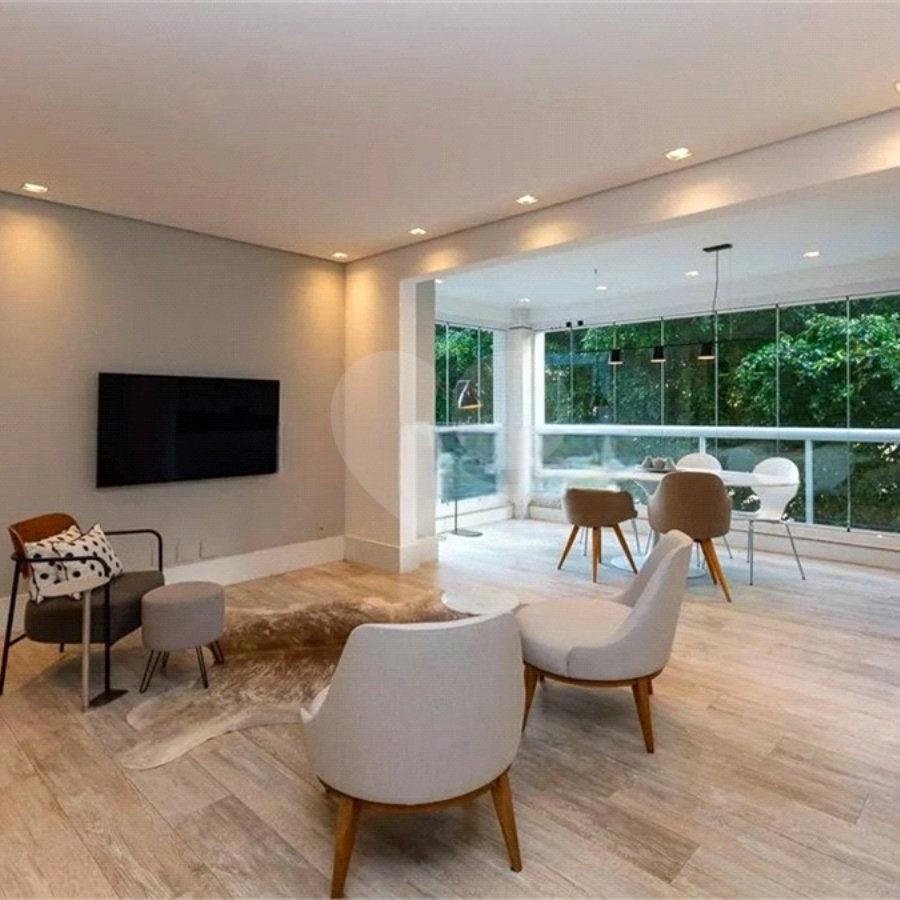 Apartamento à venda com 3 quartos, sendo 2 suítes, em Água Branca, São Paulo, SP