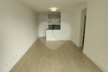 Apartamento à venda ou para alugar com 3 quartos, sendo 1 suíte,  em Parque Reboucas, São Paulo, SP