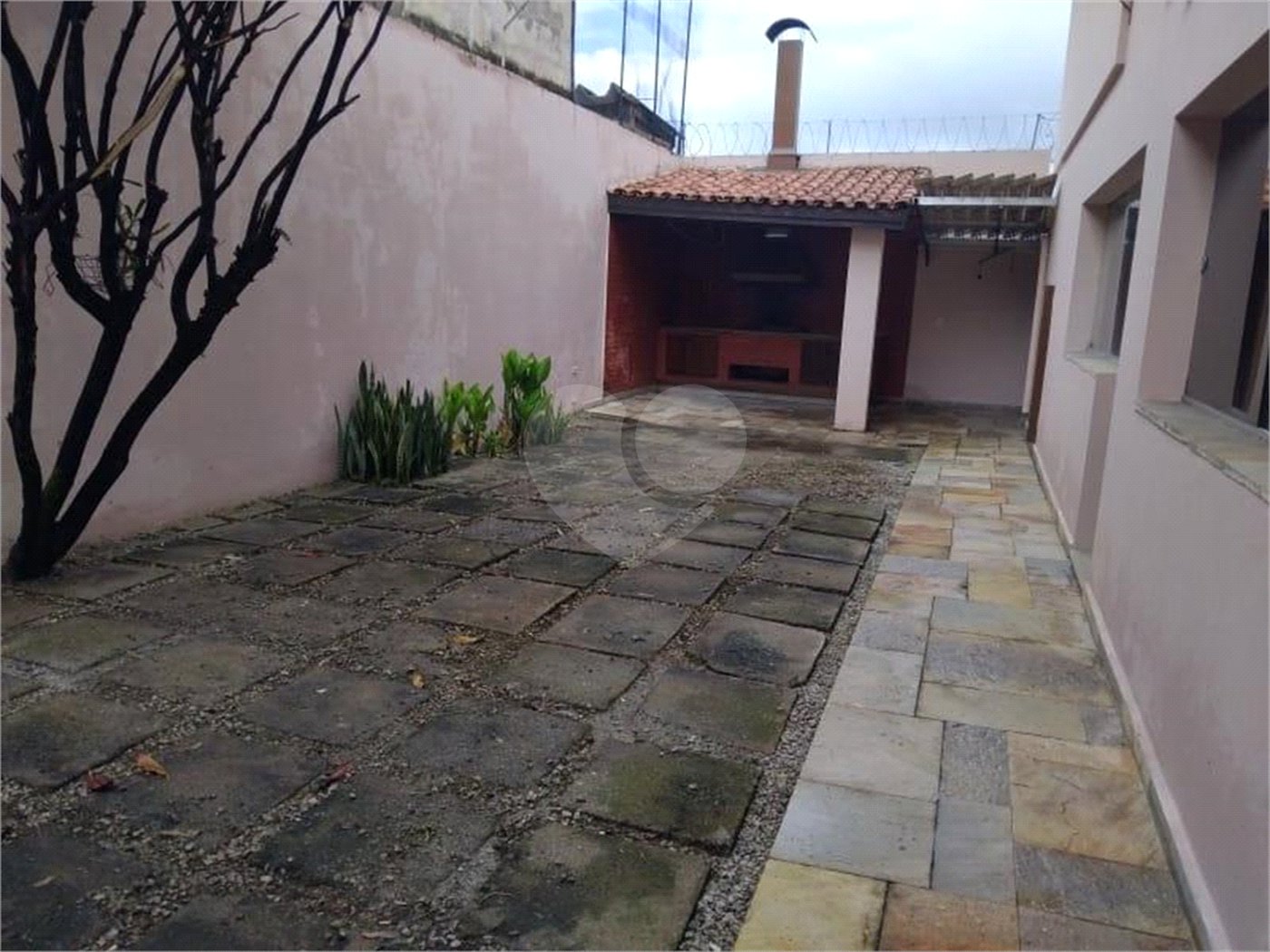 Sobrado à venda com 3 quartos, sendo 1 suíte,  em Jardim Pinheiros, São Paulo, SP