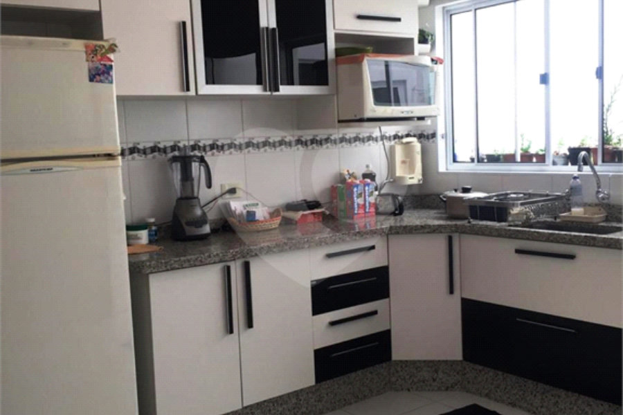Casa à venda com 3 quartos, sendo 1 suíte, no condomínio Coelho III, São Paulo - SP