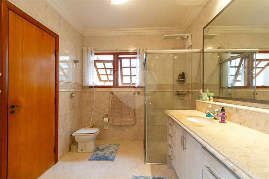 Casa à venda com 4 quartos, sendo 2 suítes, no condomínio Da Serra, São Paulo - SP