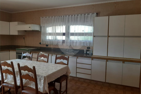 Casa à venda com 3 quartos, sendo 1 suíte, no Centro, Vinhedo, SP