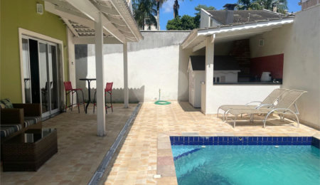 Casa à venda com 4 quartos, sendo 2 suítes,  no condomínio Village Place, São Paulo - SP