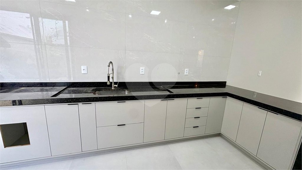 Casa à venda com 3 suítes no condomínio Terras de São Francisco, Sorocaba - SP