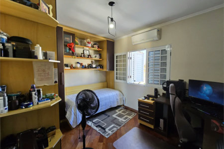Sobrado à venda com 4 quartos, sendo 1 suíte,  em Vila Jaguara, São Paulo, SP