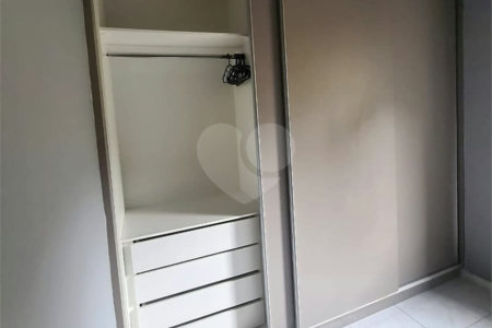 Casa à venda com 2 quartos no condomínio Karolyne, Votorantim - SP