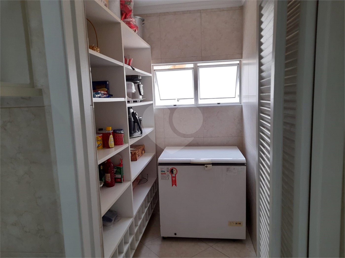 Sobrado à venda com 4 quartos, sendo 1 suíte, em Chora Menino, São Paulo, SP