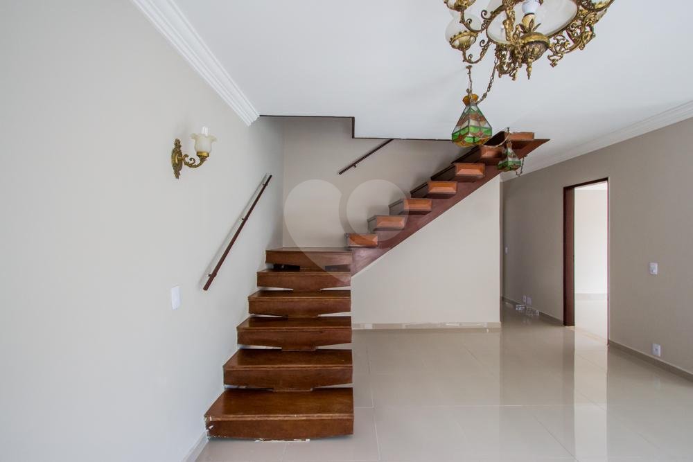 Sobrado à venda com 4 quartos, sendo 1 suíte,  em Interlagos, São Paulo, SP