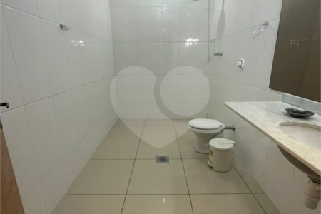 Casa à venda com 5 quartos, sendo 3 suítes,  no condomínio Flamboyant, Atibaia - SP