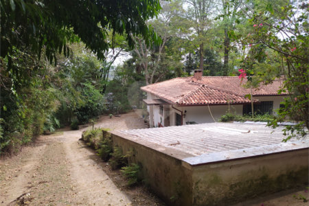 Chácara à venda com 5 quartos, sendo 1 suíte, no Centro (mailasqui), São Roque, SP