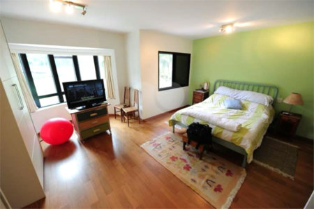 Apartamento à venda ou para alugar com 3 quartos, sendo 2 suítes, em Jardim Morumbi, São Paulo, SP
