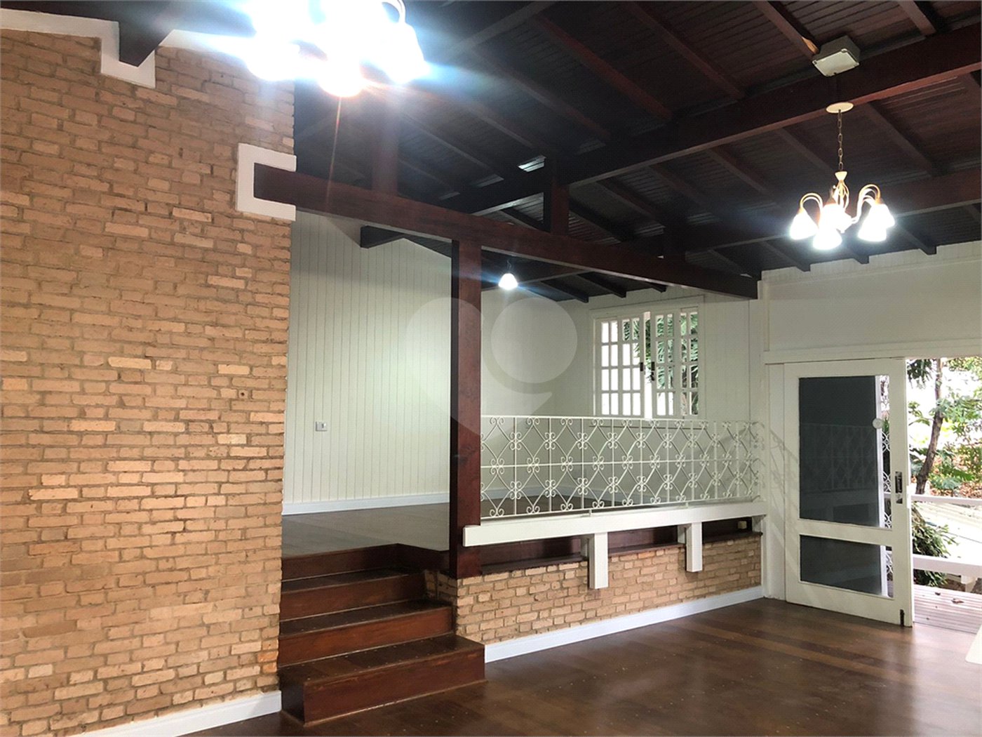 Sobrado à venda com 5 quartos, sendo 1 suíte,  em Tremembé, São Paulo, SP