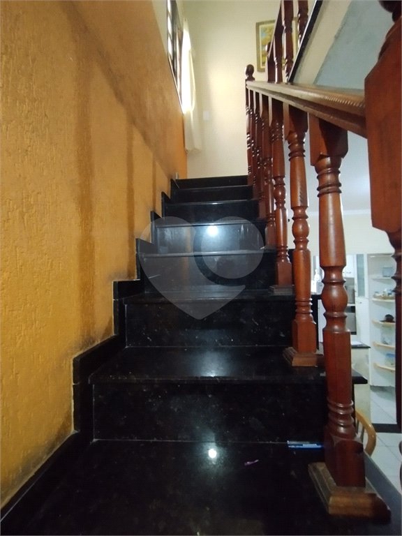 Sobrado à venda com 3 quartos, sendo 1 suíte, em Biritiba, Poá, SP