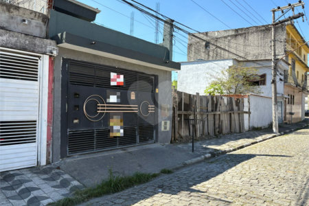 Sobrado à venda com 2 quartos em Jardim Monte Cristo, Suzano, SP