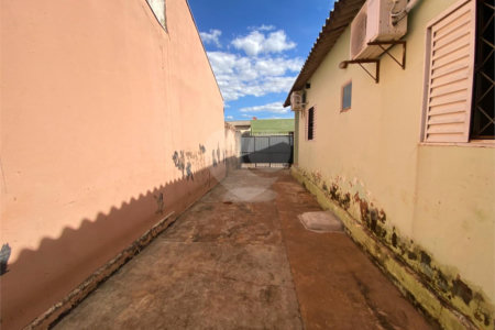 Casa à venda com 2 quartos em Residencial Ponta Porã I, Ponta Porã, MS