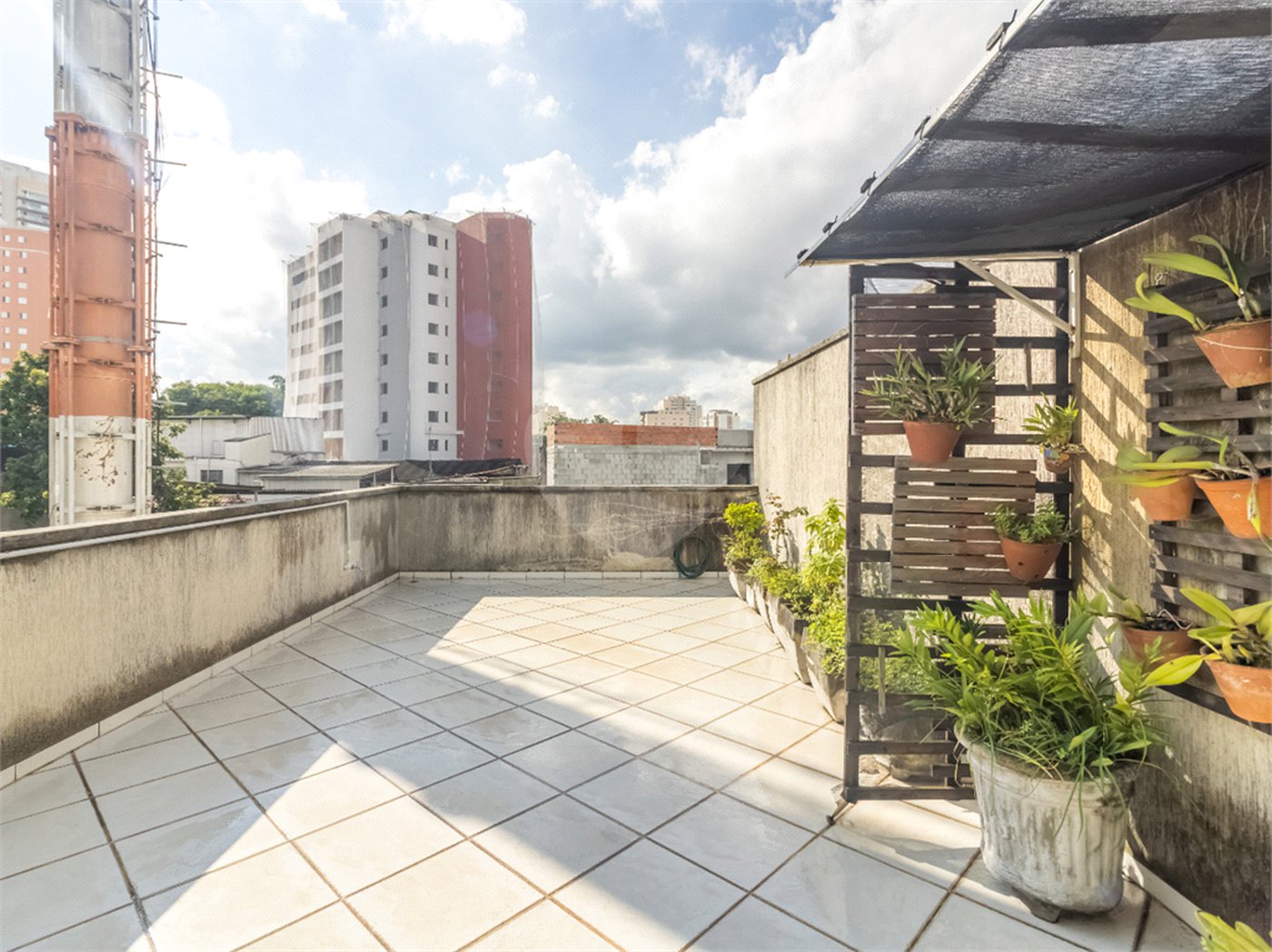 Sobrado à venda com 3 suítes em Vila Carrão, São Paulo, SP