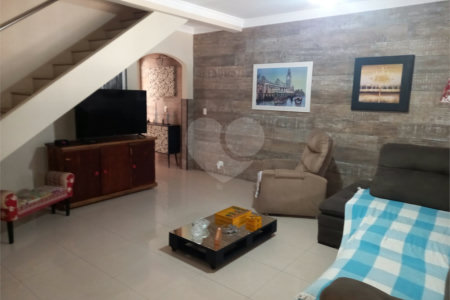 Casa à venda com 3 quartos, sendo 1 suíte,  em Parada Inglesa, São Paulo, SP