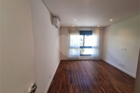 Casa à venda ou para alugar com 3 suítes no condomínio Boulevard Ibirapuera, São Paulo - SP
