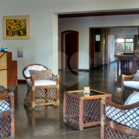 Apartamento à venda com 3 quartos, sendo 1 suíte, em Parque Enseada, Guarujá, SP