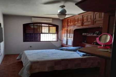Casa à venda com 3 quartos em Campo Grande, Rio de Janeiro, RJ