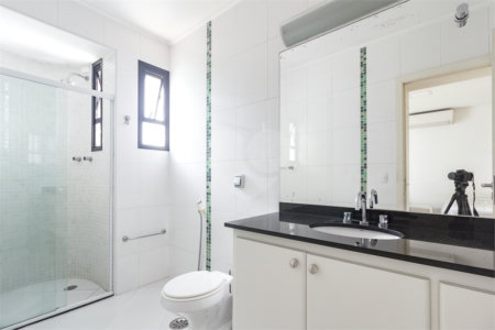 Apartamento à venda com 4 quartos, sendo 2 suítes,  em Jardim Parque Morumbi, São Paulo, SP