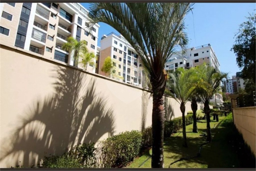 Apartamento à venda com 3 quartos, sendo 1 suíte,  em Cidade São Francisco, São Paulo, SP