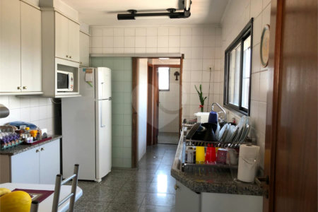 Apartamento à venda com 3 quartos, sendo 1 suíte, em Vila Paulicéia, São Paulo, SP