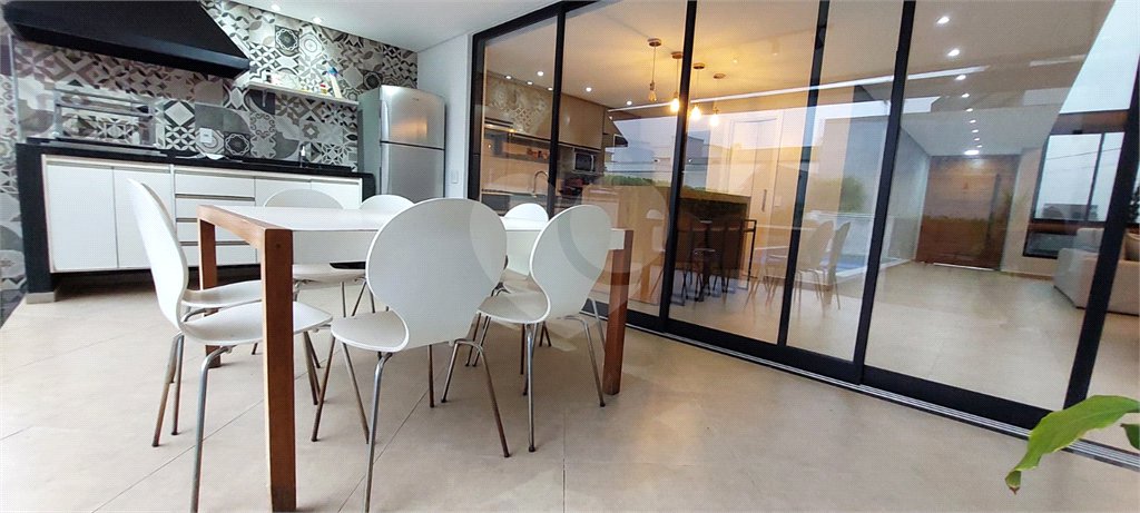 Casa para alugar com 5 quartos, sendo 1 suíte, no condomínio Figueira Garden, Atibaia - SP
