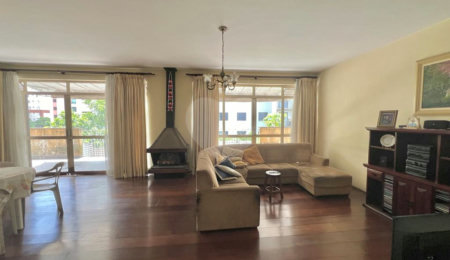 Casa à venda com 4 quartos, sendo 1 suíte,  em Jardim das Vertentes, São Paulo, SP