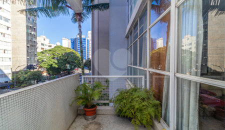 Apartamento à venda com 4 quartos, sendo 1 suíte,  em Higienópolis, São Paulo, SP