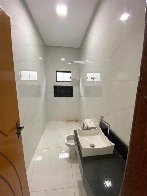 Casa à venda com 3 quartos, sendo 1 suíte,  em Jardim Iracema, Balsas, MA