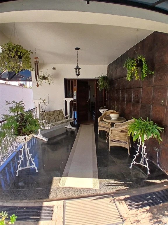 Sobrado à venda com 4 quartos, sendo 2 suítes,  em Jardim Leonor, São Paulo, SP