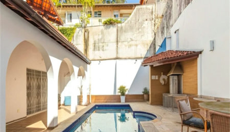Casa à venda com 4 quartos, sendo 2 suítes,  em Vila Morumbi, São Paulo, SP
