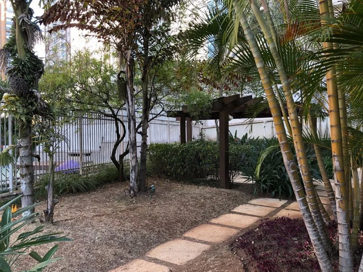 Apartamento à venda com 3 suítes em Vila Suzana, São Paulo, SP
