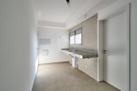 Apartamento à venda com 3 quartos, sendo 1 suíte, em Jardim Marajoara, São Paulo, SP