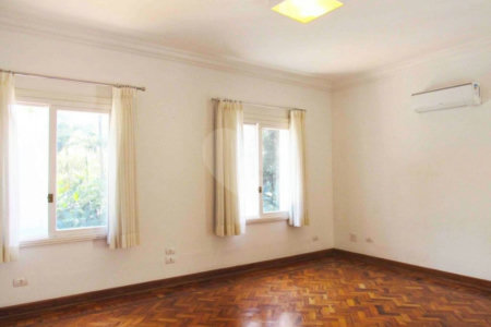 Casa à venda com 4 suítes no condomínio Chácara Flora, São Paulo - SP
