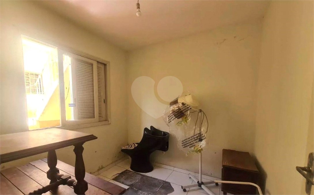 Casa à venda com 4 quartos, sendo 1 suíte,  em Jardim Trussardi, São Paulo, SP
